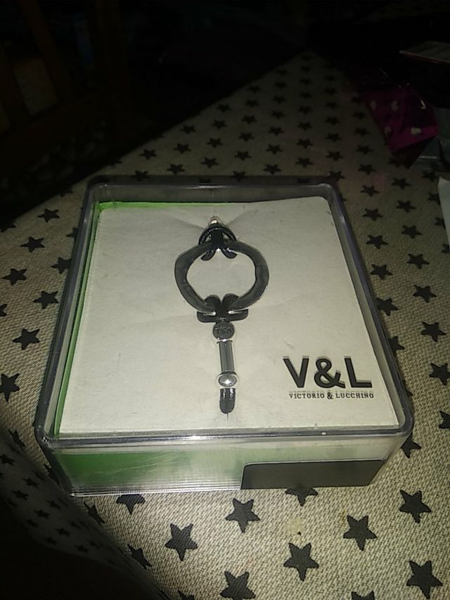 PULSERA VICTORIO Y LUCCHINO.CUERO Y PLATA.