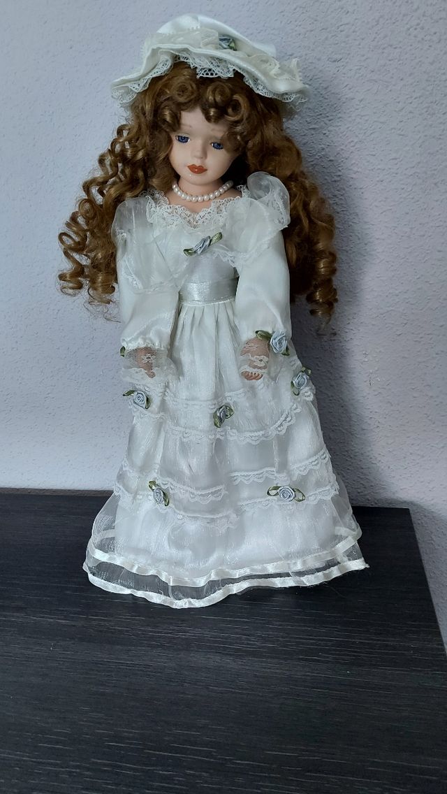 muñeca porcelana