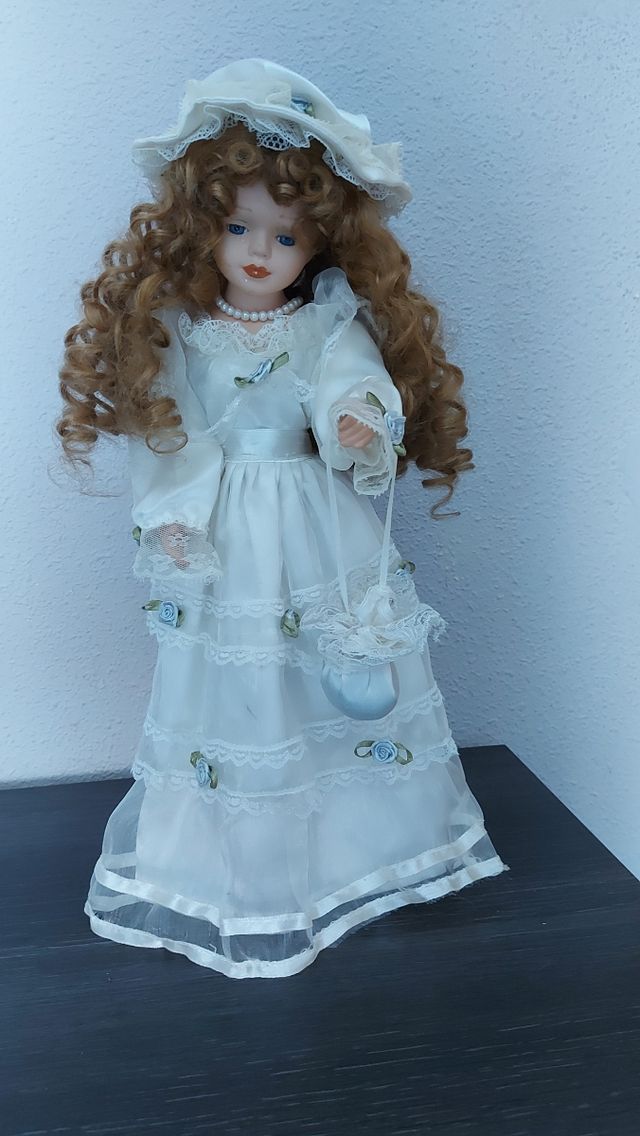 muñeca porcelana
