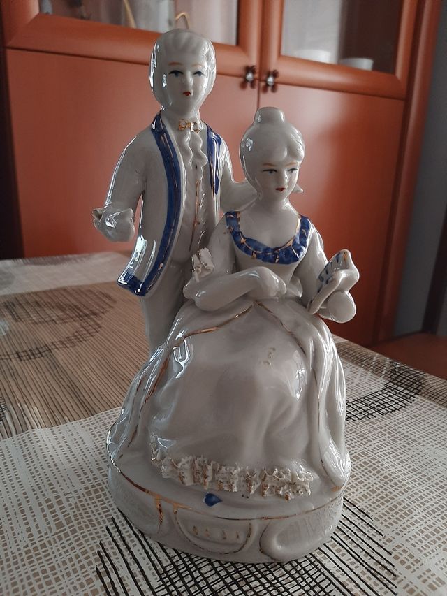 FIGURA DECORATIVA ANTIGUA