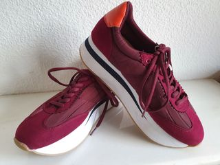 Zapatillas deportivas plataforma Lefties de segunda mano por 8 EUR en  Madrid en WALLAPOP