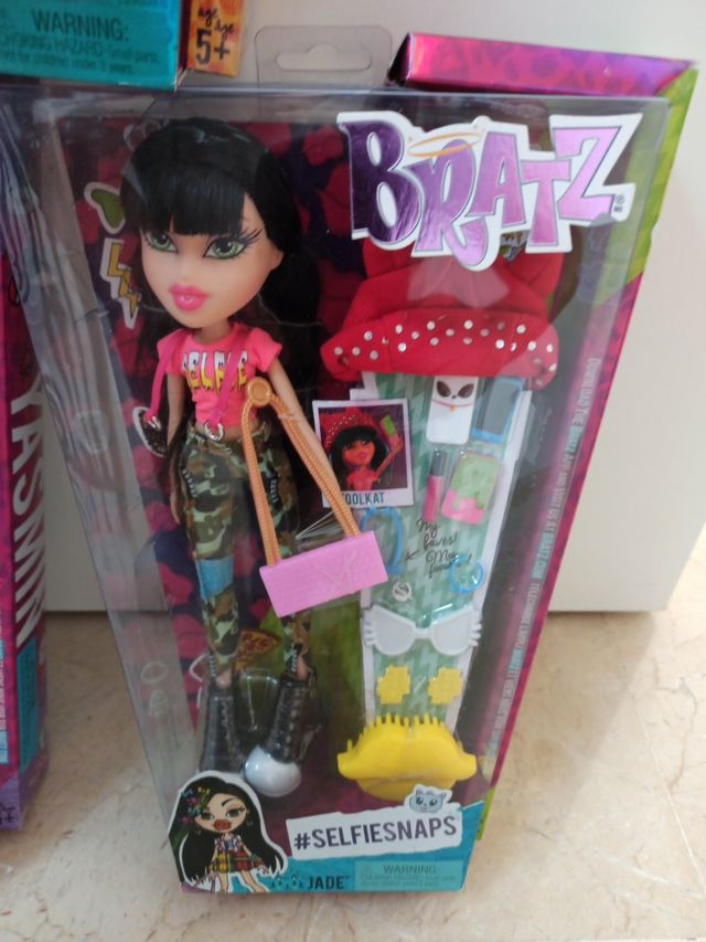 Bratz Selfiesnaps  Jade y Yasmin.