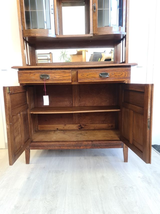 Alacena Antigua con vitrina