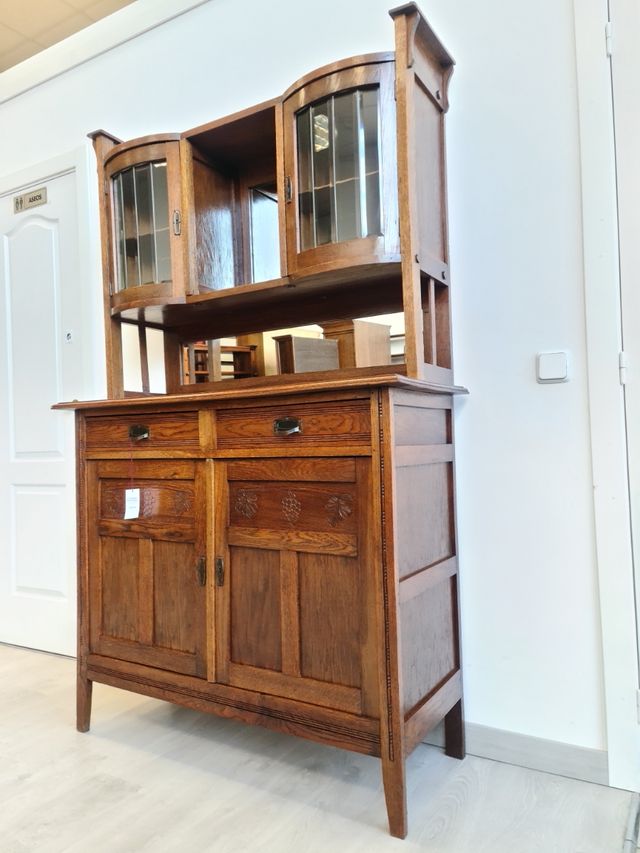 Alacena Antigua con vitrina