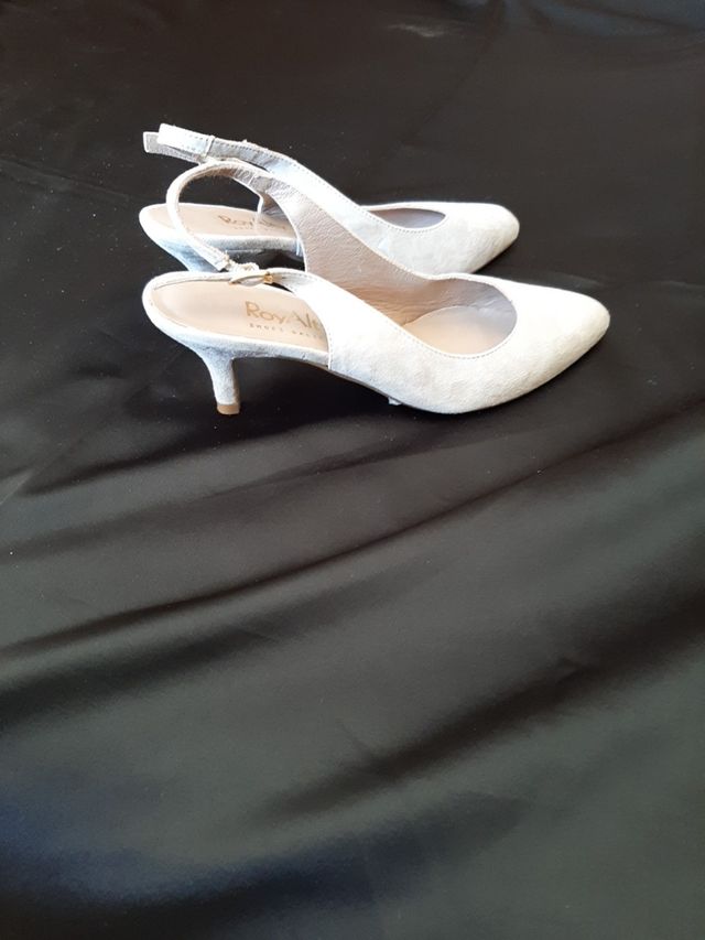 zapato destalonado de piel nuevo