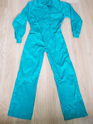 Buzo de mecanico de color verde de segunda mano por 4 EUR en Villabona en  WALLAPOP