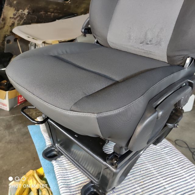 Asiento Renault Máster 3 de segunda mano por 380 € en Girona en WALLAPOP Asiento Renault Máster 3 de segunda mano por 380 € en Girona en WALLAPOP