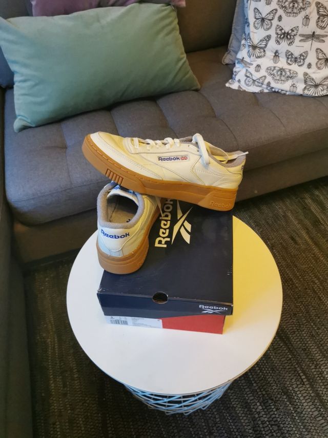 Reebok Club C Stacked cuero