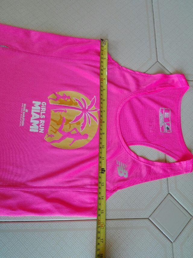 Camiseta New Balance. Talla S