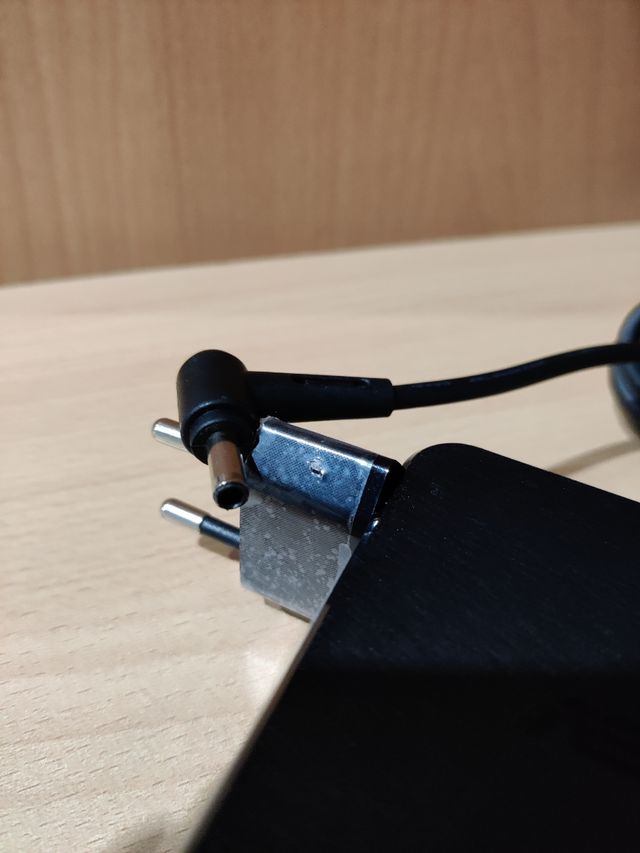 Cargador original asus 1.5A