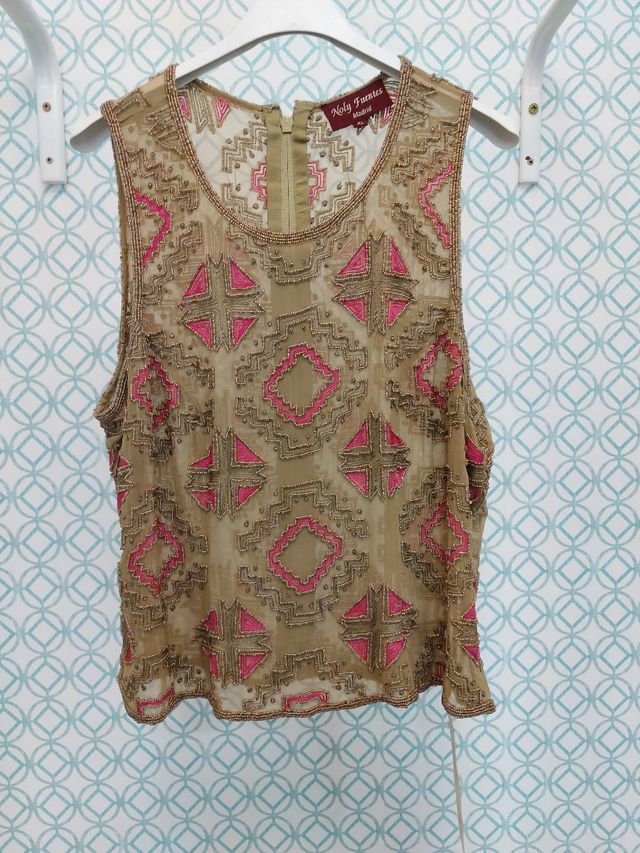 top bordado con pedreria