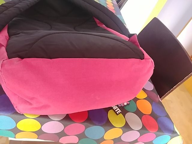 mochila Eastpak rosa fucsia