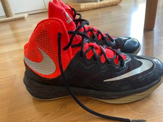 Zapatillas Nike baloncesto Talla38 ÚLTIMOS DÍAS! de segunda mano por 15 EUR  en Tarragona en WALLAPOP