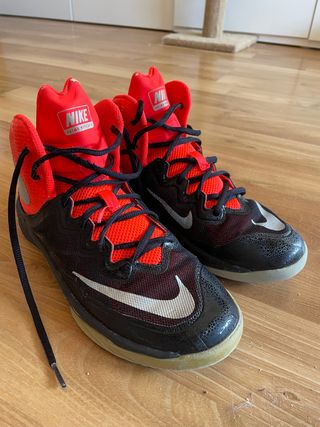 Zapatillas Nike baloncesto Talla38 ÚLTIMOS DÍAS! de segunda mano por 15 EUR  en Tarragona en WALLAPOP