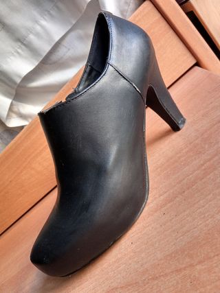 Botines negros T39 Marypaz de segunda mano por 4 EUR en Sevilla en WALLAPOP