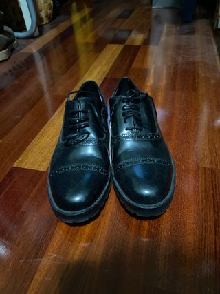 Zapatos negros Zara hombre de segunda mano por 12 EUR en Las Palmas de Gran  Canaria en WALLAPOP