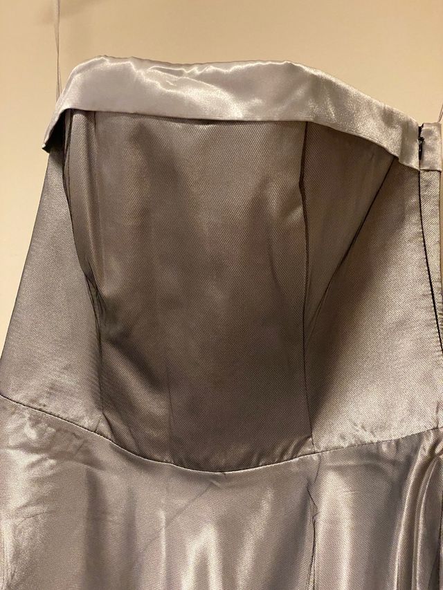 Vestido plateado de evento