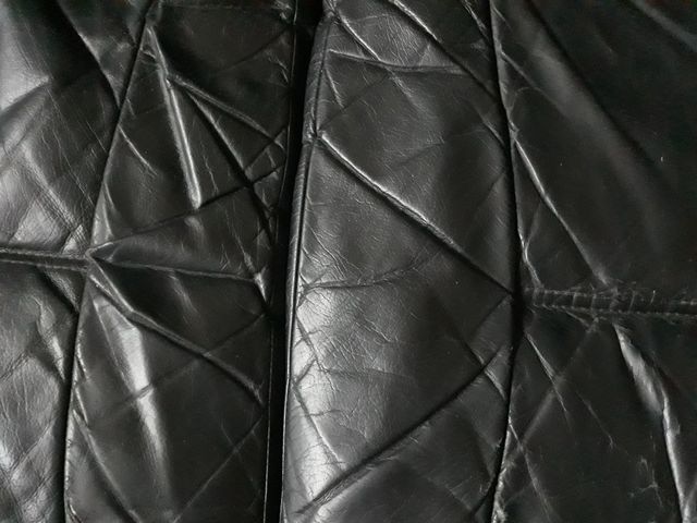 Sofá piel de vaca 2,50 cm de segunda mano por 100 € en La Pineda en