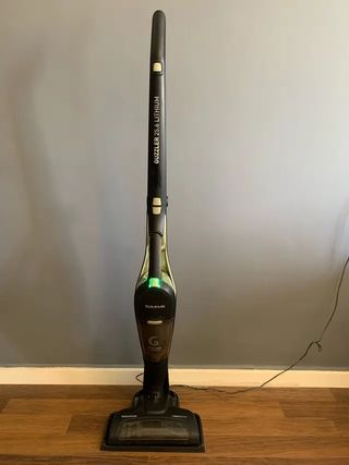 Aspiradora Taurus Guzzler 25.6 Lithium (2 en 1) de segunda mano por 60 EUR  en Fuengirola en WALLAPOP