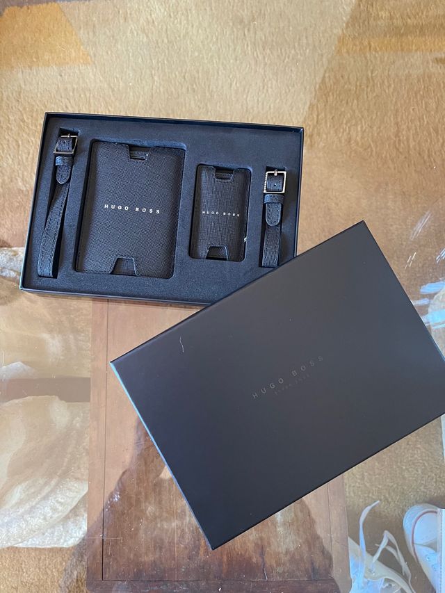 SET PARA MALETAS DE HUGO BOSS EN PIEL
