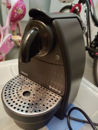 Cafetera Nespresso de segunda mano por 20 EUR en Nules en WALLAPOP