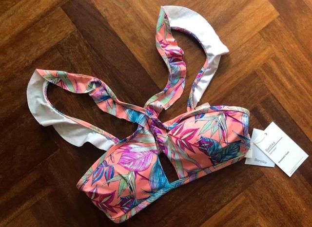 Top bikini Bershka Xs volantes