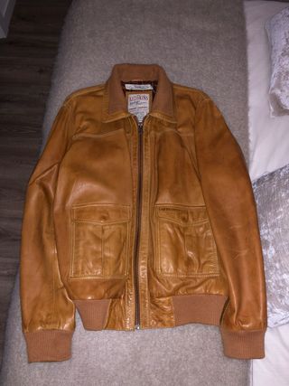 Abrigo Cuero Redskins de segunda mano por 150 EUR en Donostia-San Sebastián  en WALLAPOP