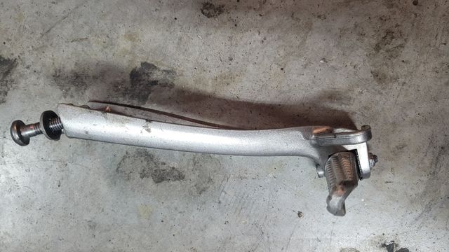 estribera trasera izquierda yamaha R6 r