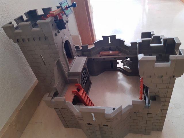 PLAYMOBIL FORTALEZA DE LOS CABALLEROS LOBO