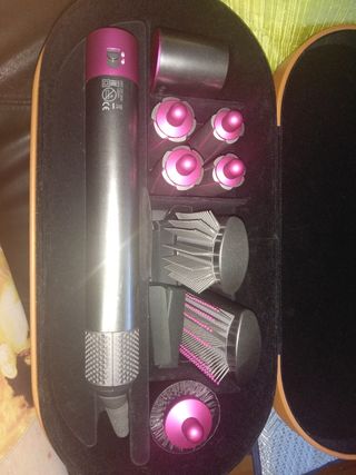 Moldeador Dyson completo. de segunda mano por 335 EUR en Barcelona en  WALLAPOP