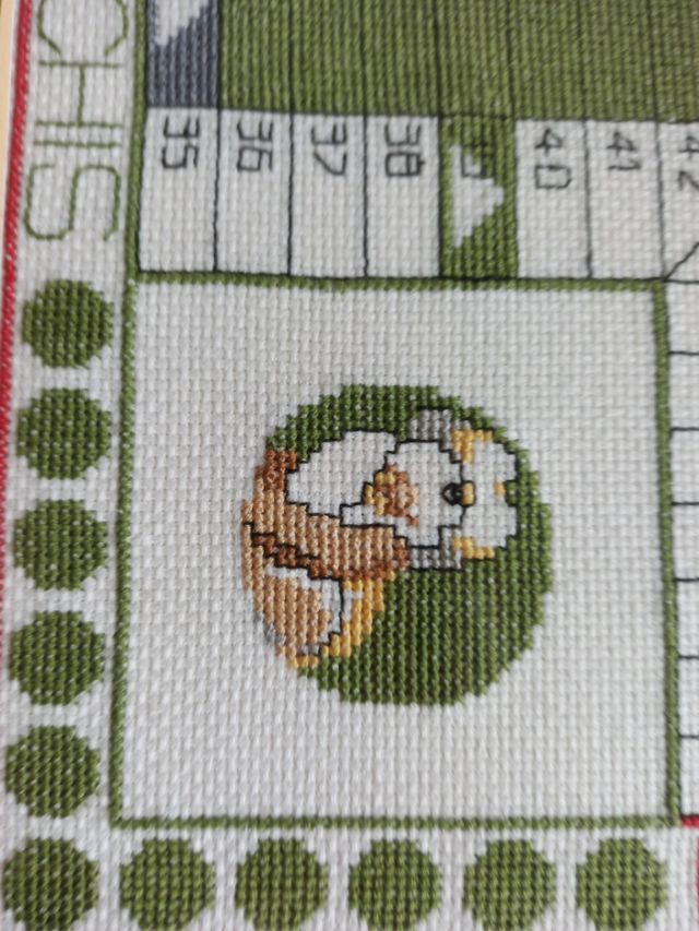 PARCHIS HECHO A MANO PUNTO D CRUZ