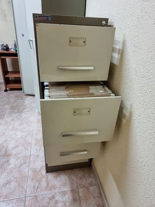 Armario Archivador vintage metálico de segunda mano por 120 € en