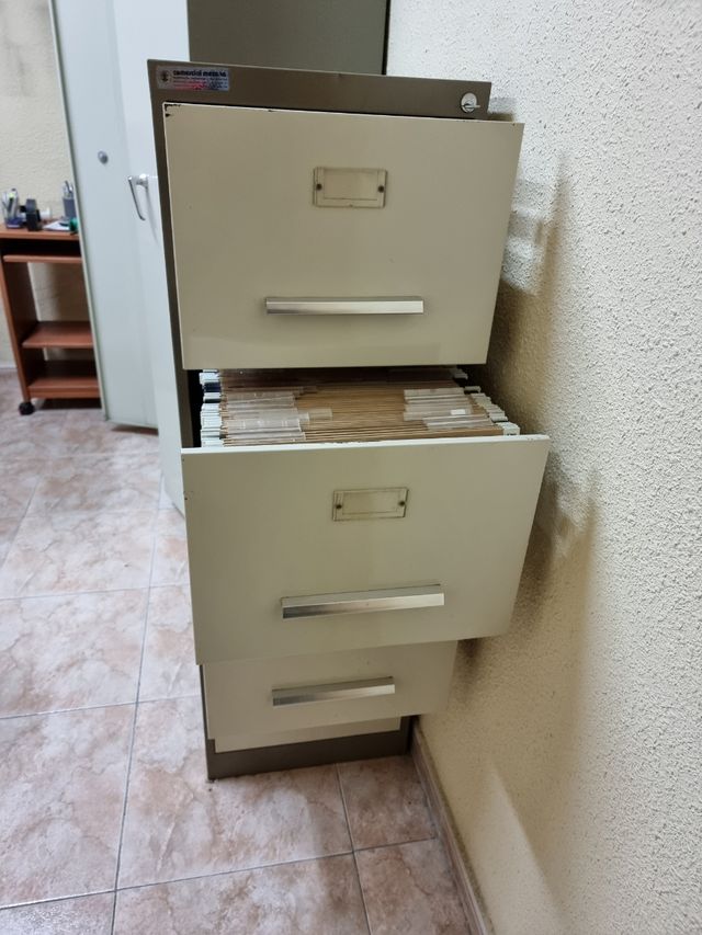 Armario Archivador vintage metálico de segunda mano por 120 € en