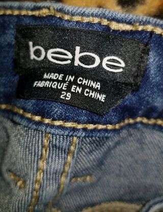 Pantalon marca bebe talla 29 de segunda mano por 13 EUR en San Fernando en  WALLAPOP