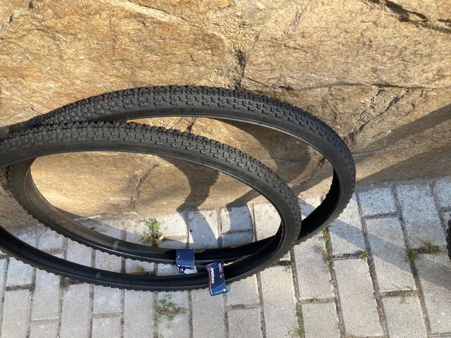 Cubiertas 700 de segunda mano por 20 € en Alcalá de Henares en WALLAPOP