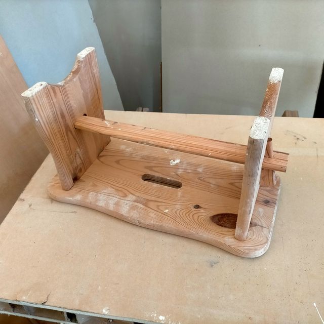 MINI TABURETE BANCO PELDAÑO PINO 40x20x21cm