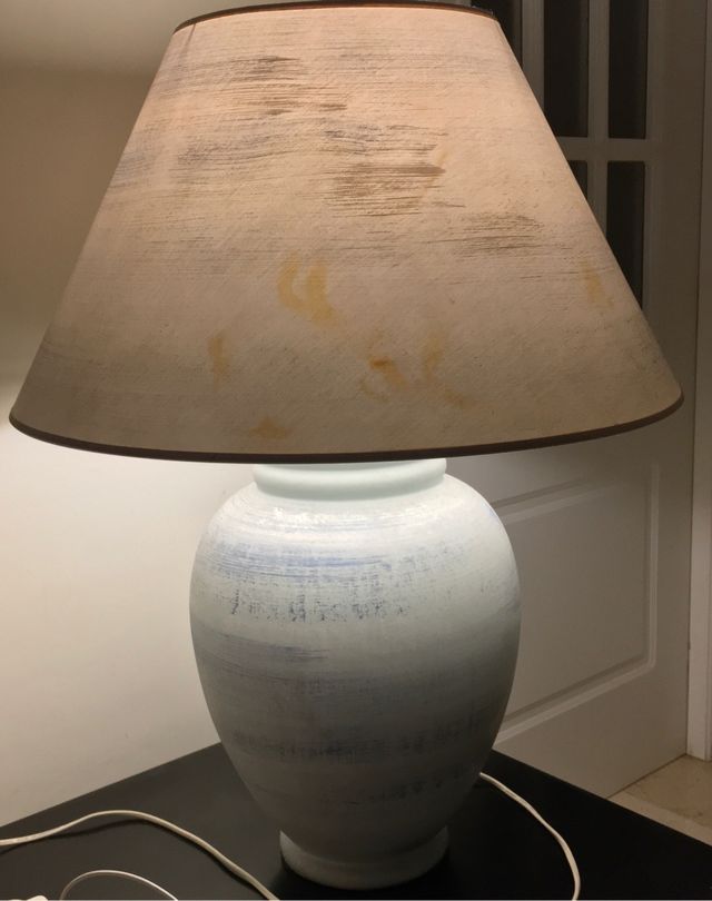 Lámpara cerámica con pantalla circular grande