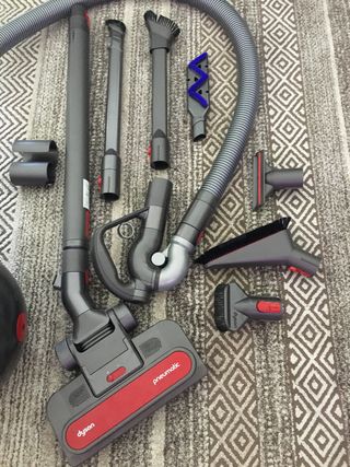 Aspirador Dyson Big Ball Multifloor 2 + de segunda mano por 150 EUR en  Barcelona en WALLAPOP