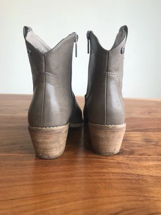 Botas Camperas XTI de segunda mano por 12,5 EUR en Valencia en WALLAPOP