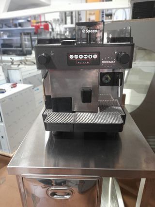 CAFETERA SUPERAUTOMATICA COMPACTA de segunda mano por 800 EUR en Madrid en  WALLAPOP