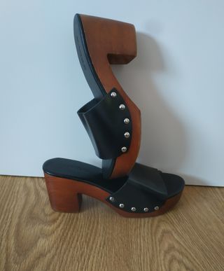 Zuecos Piel Mujer Talla 36. Mango de segunda mano por 20 EUR en Alaquas en  WALLAPOP