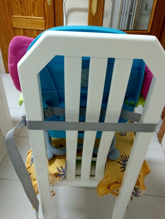 Trona portátil bebé. Nueva