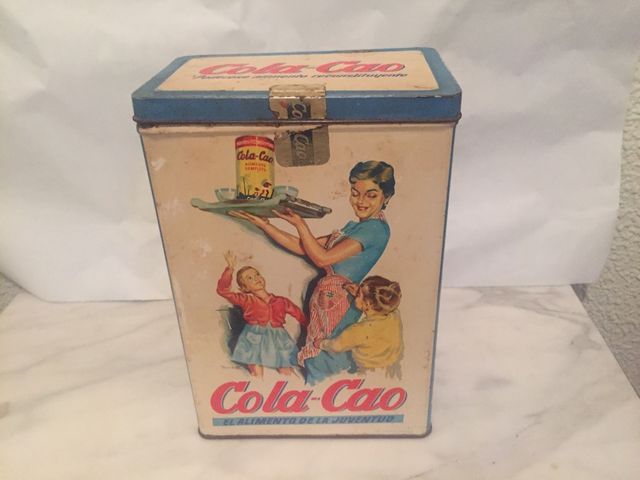 Antigua caja de Cola Cao