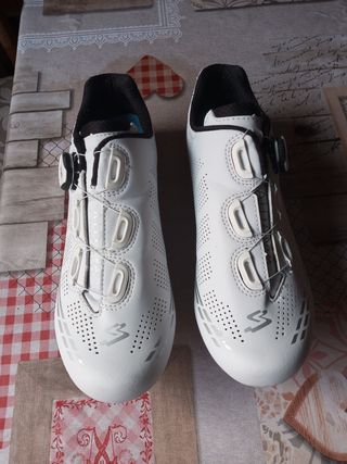 Zapatillas spiuk Aldama Road carbon blanco maté de segunda mano por 120 EUR  en Parla en WALLAPOP