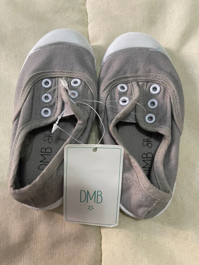 Zapatillas sin estrenar talla 25