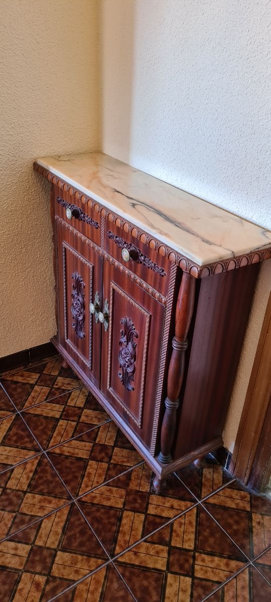 Mueble aparador de segunda mano por 15 € en Madrid en WALLAPOP