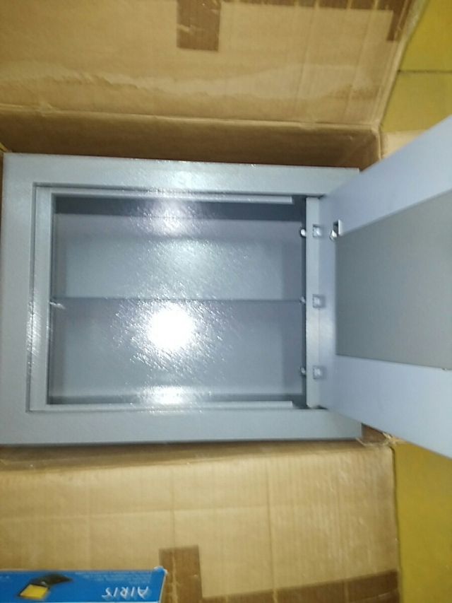 Caja Fuerte Esafe E 500 Md E 390 De Segunda Mano Por 150 En Lora Del Rio En Wallapop