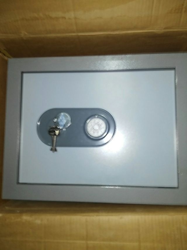 Caja Fuerte Esafe E 500 Md E 390 De Segunda Mano Por 150 En Lora Del Rio En Wallapop