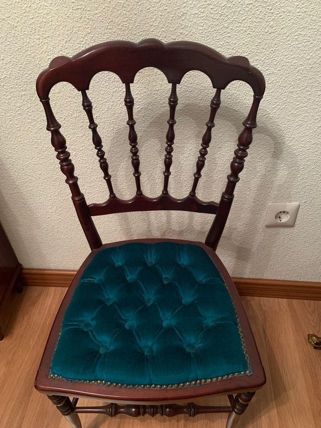 Silla madera antigua