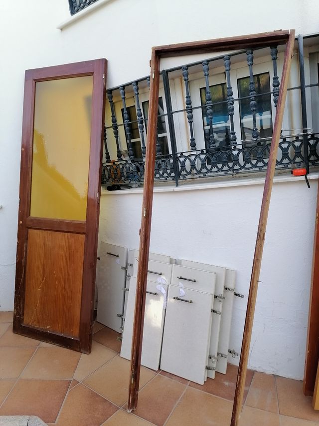 9 puertas para armarios de cocina de segunda mano por 50 € en Alhaurín